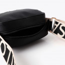 sac-bandouliere-en-nylon-contrastant