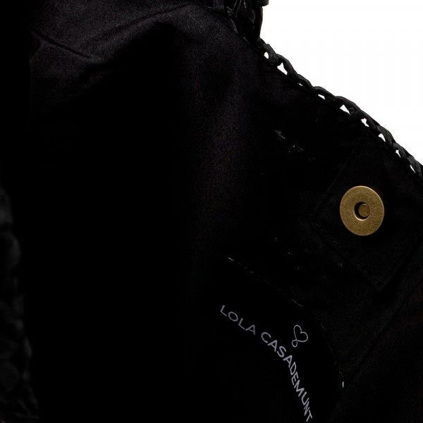 gestreifte-tasche-mit-raffias-effekt