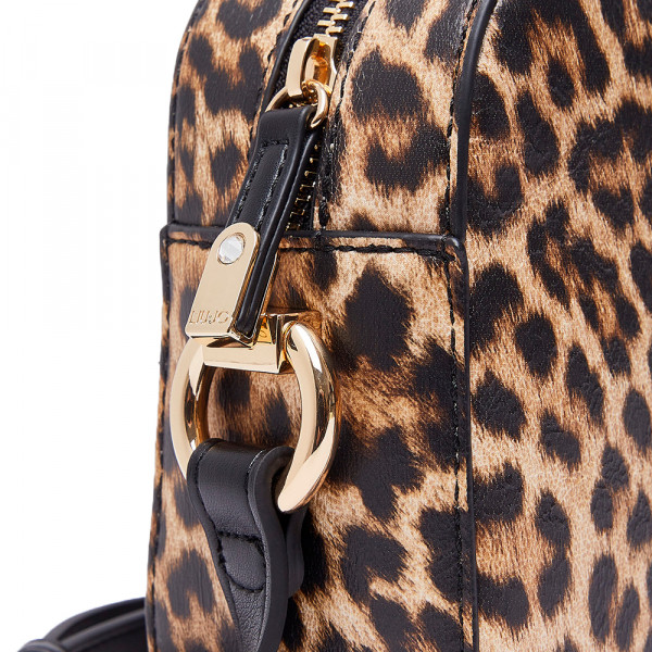 bolsa-transversal-media-com-estampa-animal