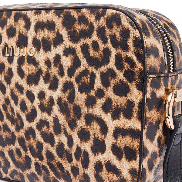 bolsa-transversal-media-com-estampa-animal