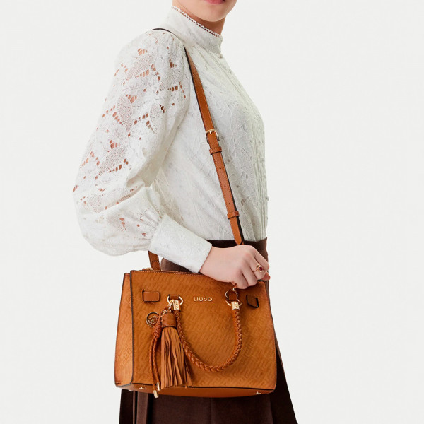 borsa-in-finta-pelle-scamosciata