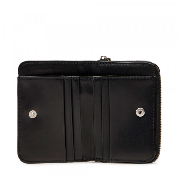 wallet-with-zipper-around-the-edge