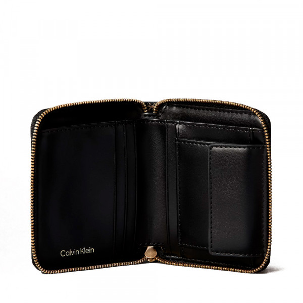 cartera-cuadrada-con-cremallera-en-el-contorno-con-rfid-y-logo