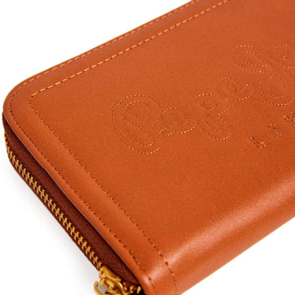 wallet-with-zip-closure