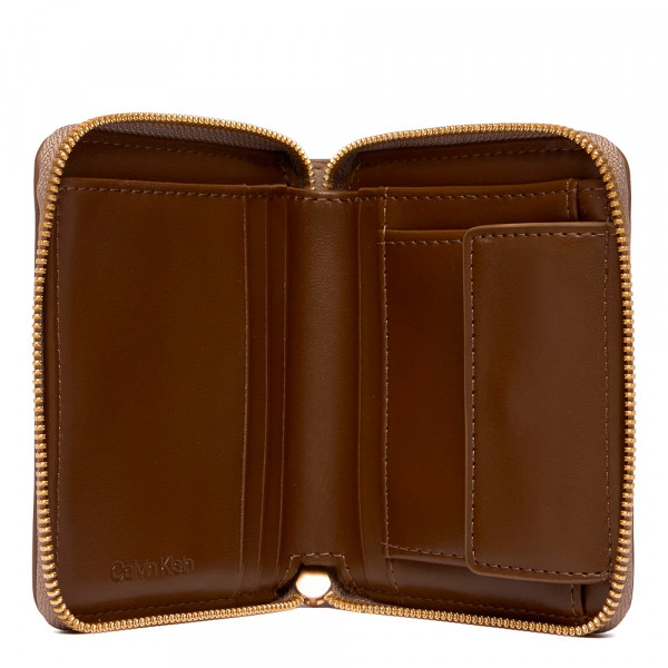 wallet-with-zipper-and-metal-foil-logo