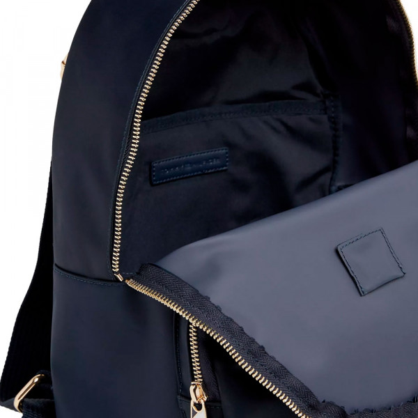 zaino-con-distintivo-emblema