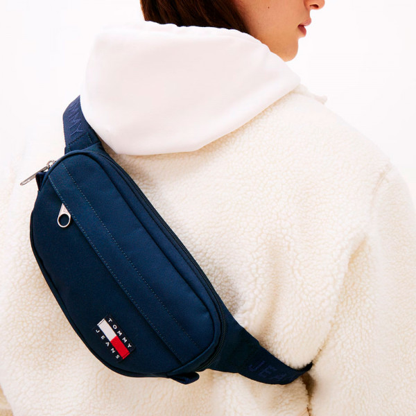 sac-ceinture-essentiel-avec-inscription