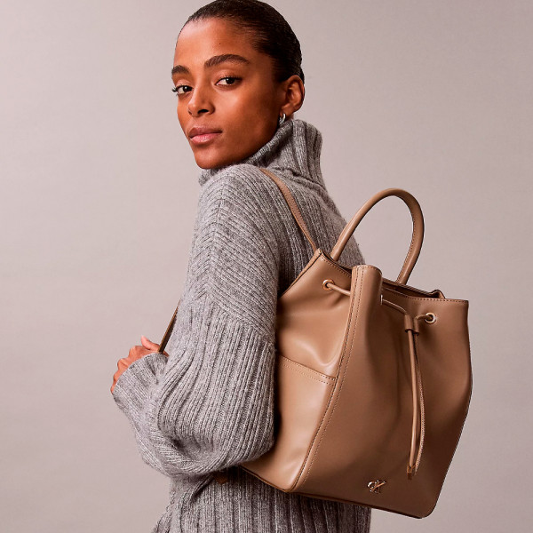 sac-a-dos-a-cordon-monogramme