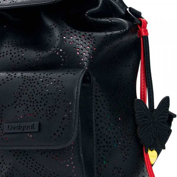 petit-sac-a-dos-decoupe