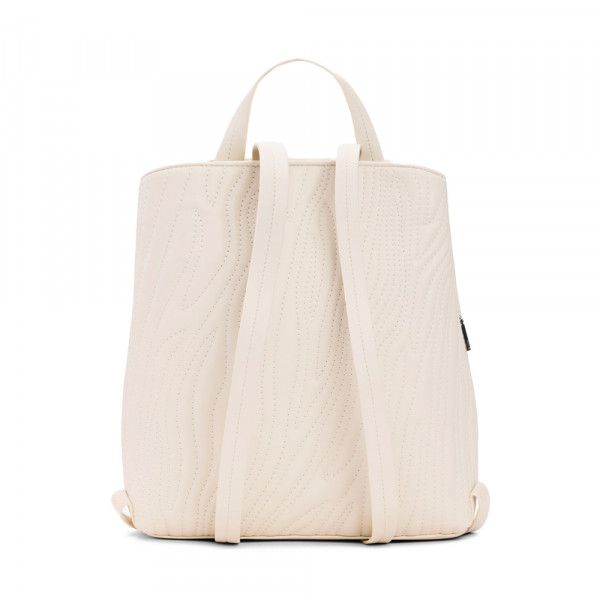 kleiner-rucksack-mit-gravuren