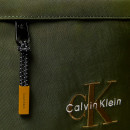 bolsa-de-nylon-plana-com-logotipo-de-monograma