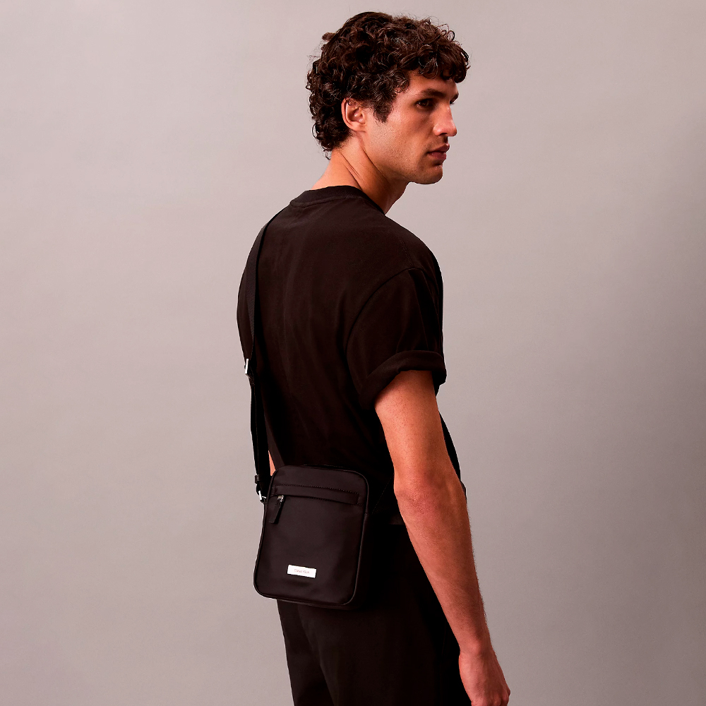 Calvin Klein Jeans Bolso reporter de nailon mate