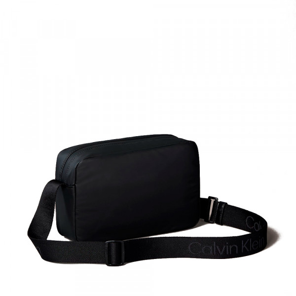 utility-camera-puffer-bag