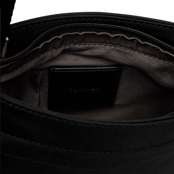 bolsa-transversal-fina-e-elegante