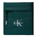 sac-plat-en-nylon-avec-logo-monogramme