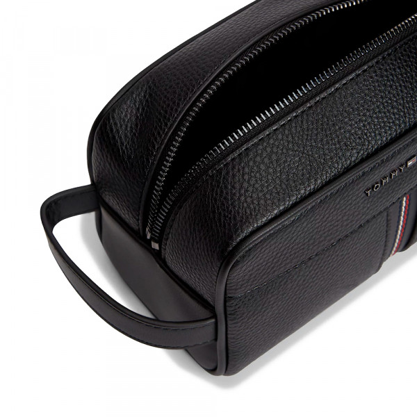 trousse-de-toilette-granuleuse-avec-logo-metallique