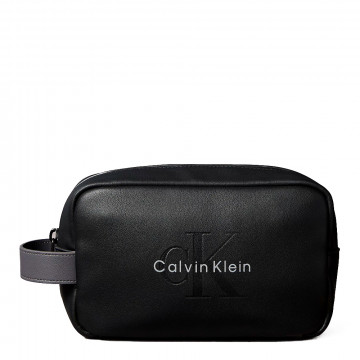 toiletry-bag-with-engraved-logo