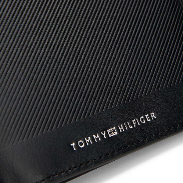 portafoglio-bifold-in-pelle-con-logo