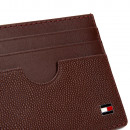 tarjetero-de-piel-con-logo-esmaltado
