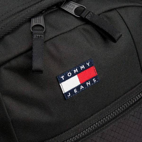 backpack-with-ribbon-straps