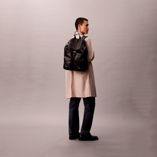 cargo-rucksack-mit-deckelklappe