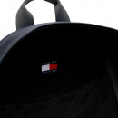 mochila-essential-con-logo