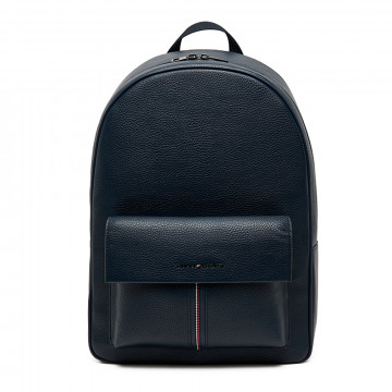 strukturierter-rucksack-mit-klappentasche