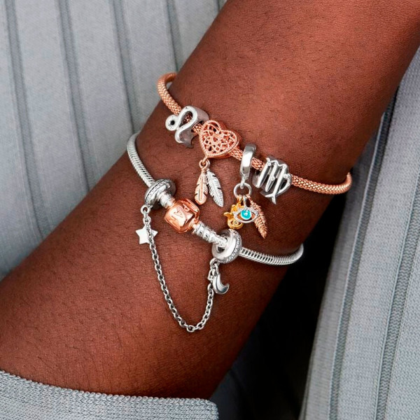 charme-zodiaque-scorpion-lumineux-798430c01