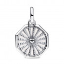 pandora-me-unendlichkeits-medaillon-charm-793367c01