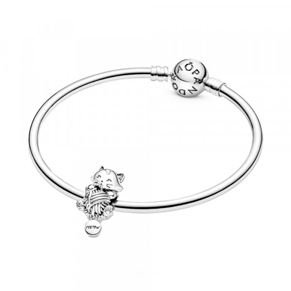 charm-kitten-and-ball-of-wool-799535c00