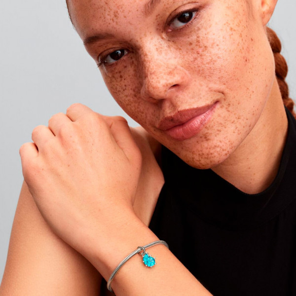 ciondolo-a-forma-di-conchiglia-di-cristallo-793900c01