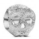charm-mini-strukturierter-totenkopf-794040c00
