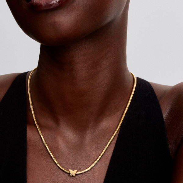 mini-breloque-papillon-texturee-en-or-14-carats-764046c00