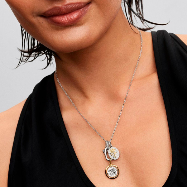 ciondolo-a-forma-di-medaglione-di-cupido