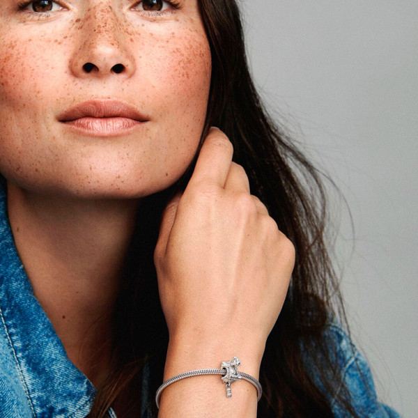 charm-camello-y-borlas-798927c00