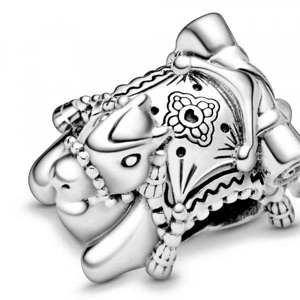 kamel-und-quasten-charm-798927c00