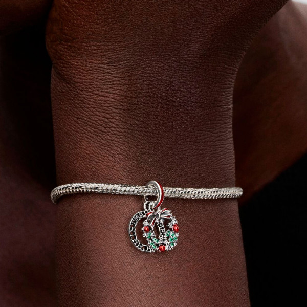 double-christmas-wreath-pendant-charm-794238c01