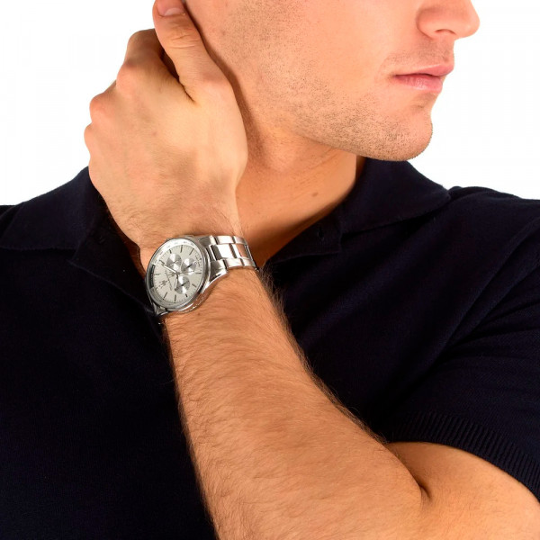 r8873624013-sorpasso-uhr