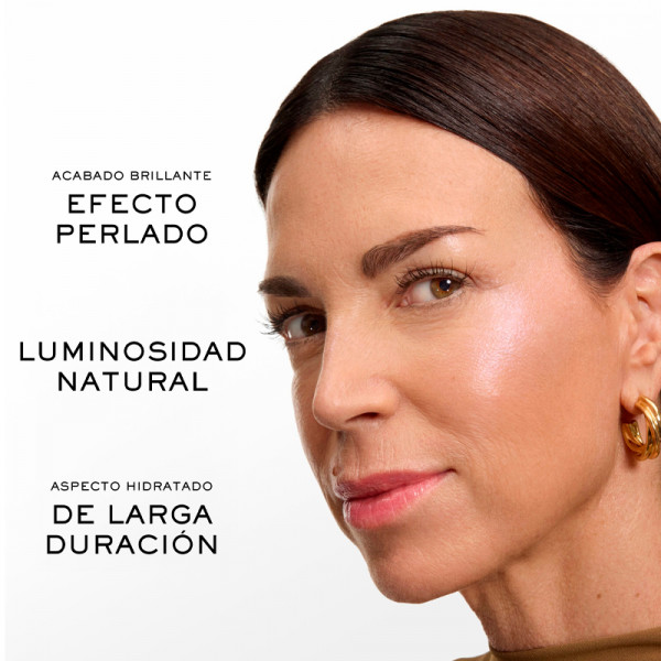 teint-idole-glass-glow-stick-rozswietlajacy-efekt-szklanej-skory