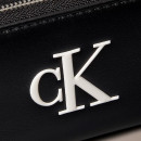 portefeuille-zippe-avec-monogramme