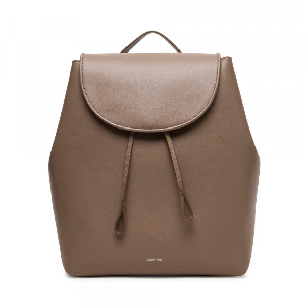 grosser-rucksack-mit-klappe-und-metallfolienlogo