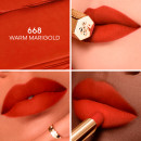 guerlain-kisskiss-bee-glow-matte-matowa-szminka-z-miodem-ktora-nie-rozmazuje-sie