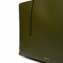 borsa-tote-con-logo-in-lamina-metallica