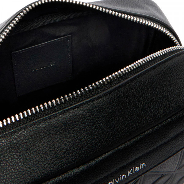 toiletry-bag-with-engraved-iconic-logo