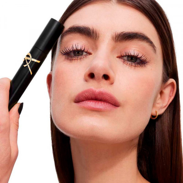 lash-clash-extreme-volume-mascara-rimel