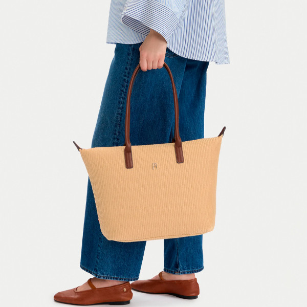 raffia-tote-bag-with-shoulder-strap