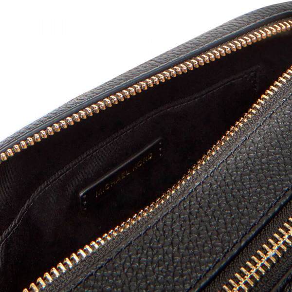 borsa-a-tracolla-bryant-in-pelle-martellata-di-medie-dimensioni-per-fotocamera