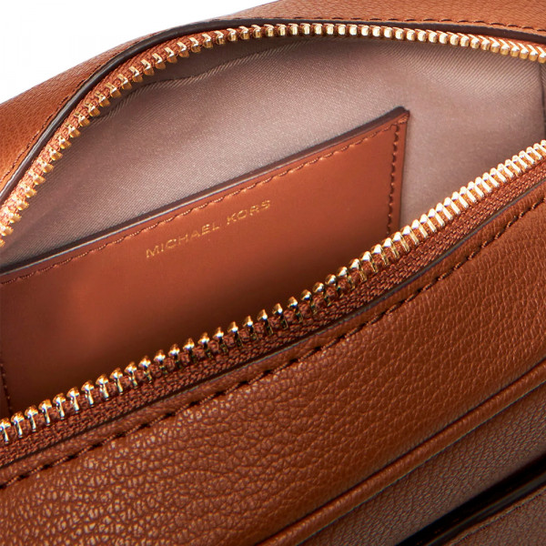 small-leather-camera-shoulder-bag-for-jet-set