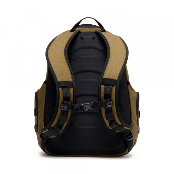mochila-bathroom-sink