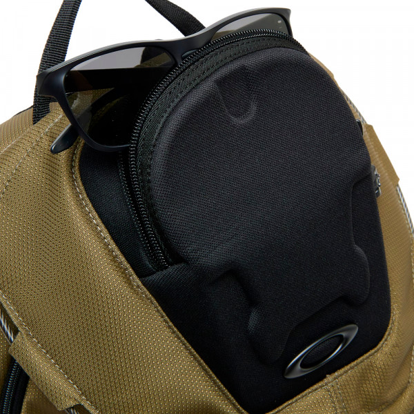 rucksack-furs-badezimmerwaschbecken